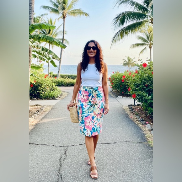 LOFT Dresses & Skirts - LOFT Pink and Blue Knee-Length Pencil Skirt tropical print pink birds size 12